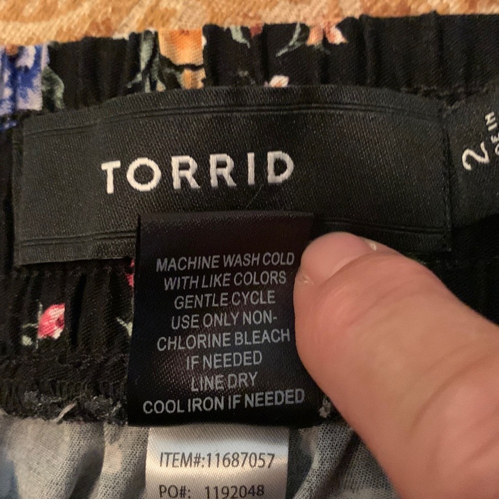 Ladies pants. - Picture 5 of 5